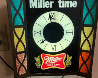 Vintage Miller Beer lighted clock sign 
