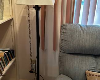 Floor lamp