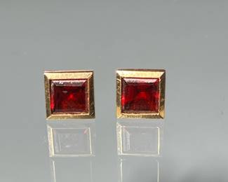 PAIR GARNET & 14K GOLD EARRING | square garnets approx. 5.5 x 5.5 mm set in 14k gold surround total weight 2.7g
