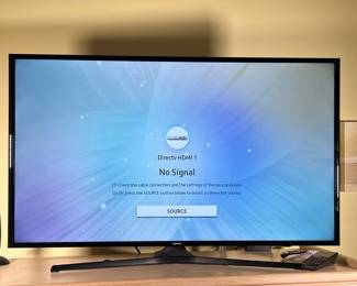 SAMSUNG UM50M5300 50” LCD TV | l. 45 x h. 29 in