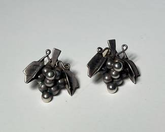 PAIR MEXICAN STERLING GRAPE EARRINGS | 1 in., 11.7g
