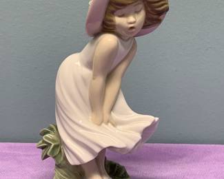 Retierd Lladro Adorable Little Marilyn Girl Figurine #01008630