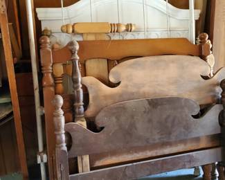 lots of beds with frames