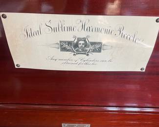 Ideal Sublime Harmonic Piccolo Music Box - Mermod Freres Ideal - Interchangeable cylinder music Box  - Mahogany carved case