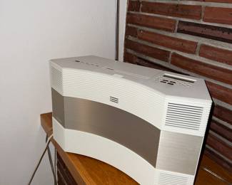 Bose acoustic radio - cd player does not work. Has remote.$125