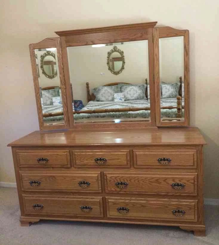 001 Steiners Amish Oak Dresser And Mirror