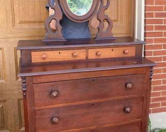  06 Antique Victorian Style Dresser With Oval Mirror