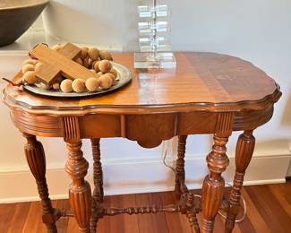 Antique Side Tale with Spool/Spindle Legs