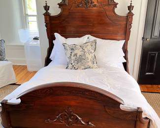 Twin Victorian Bedframe with Organic Mattress