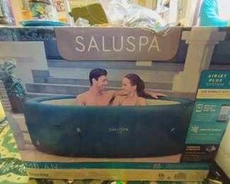 Inflatable hot tub spa