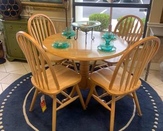 40” Round Double drop leaf $150