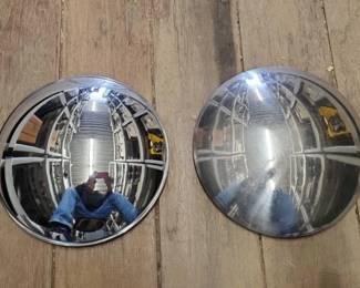 #7246 • (2) Chrome Hubcaps
