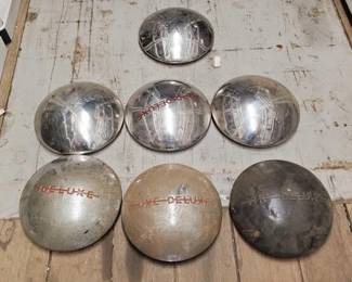 #7252 • The Deluxe, Luxe Deluxe, Deluxe, & (4) Ford Deluxe Hubcaps
