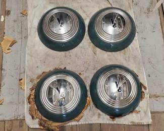 #7258 • (4) V8 Hubcaps
