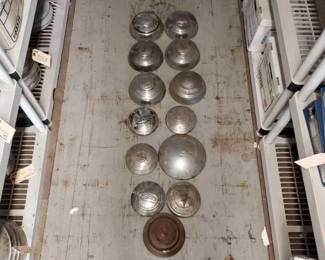 #7278 • (13) Hub Caps
