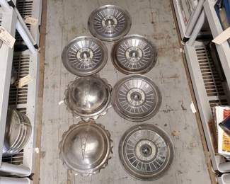 #7280 • (7) Hub Caps
