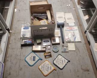 #7532 • V8/ Ford Vintage Collectibles & Memrobilia
