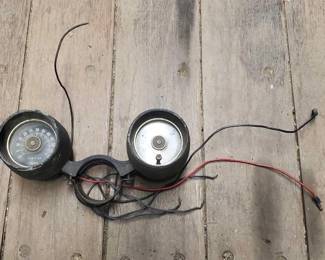 #7564 • Vintage Ford Clock/RPM Meter
