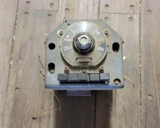 #7626 • 1955 Ford AM Round Face Radio
