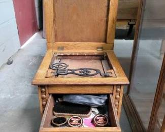 #532 • Wooden Shoe Shinning Box
