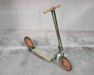 #546 • Vintage Kids Scooter
