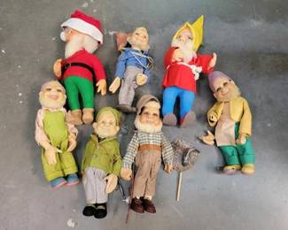 #659 • Collection of Shelf Sitter Elf Dolls
