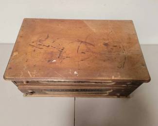 #657 • Wooden box woth drawers
