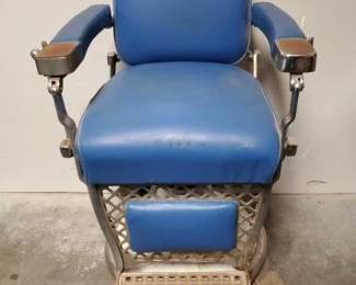 #500 • Emil J.Paidar Barber Chair
