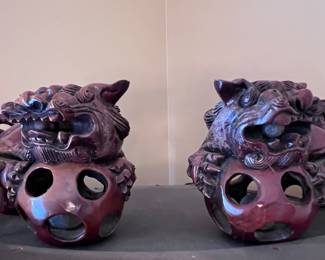 Red resin "Foo Fu" dogs
