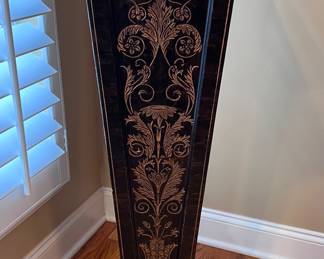 Black and gold carved wood column