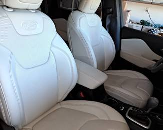 Overland white leather interior, like new!!