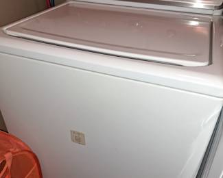 Many appliances. Maytag washer