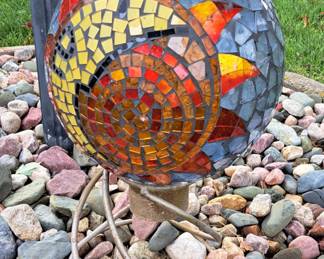 Much outdoor decor!!