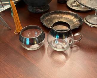 Dorothy Thorpe glassware