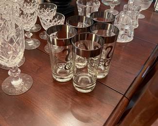 More Dorothy Thorpe glasses