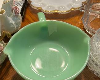 Jadeite double spout mixing bowl with handle