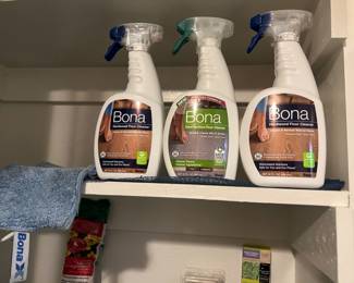 Hardwood floor cleaner