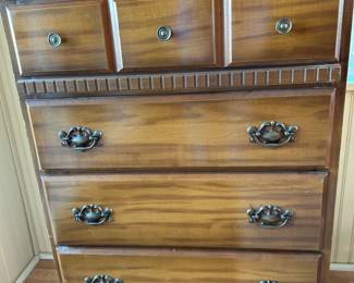Chest of drawers