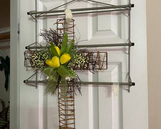 Door hanger with cross