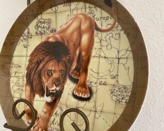 Lion plate