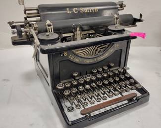 L.C. SMITH ANTIQUE TYPEWRITER