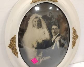 FRAME WITH CONVEX GLASS