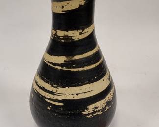 BLACK STUDIO POTTERY VASE SIGNED WHEEL THROWN. 8" TALL