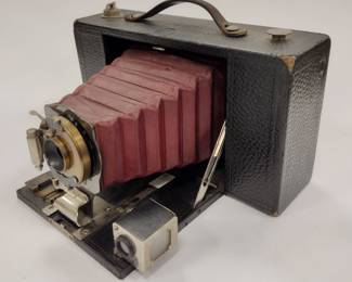 NO. 3  BROWNIE ACCORDION  CAMERA WITH RED BELLOWS.  VERY NICE CONDITION, CLEAR LENS ETC
