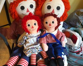 Raggedy Ann and Andy dolls