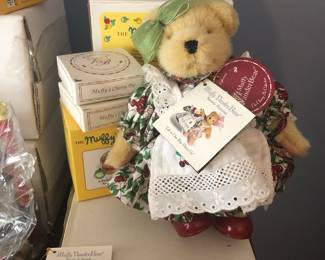 Muffy bear and accessories 