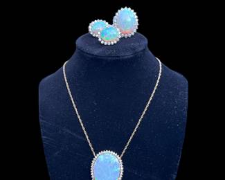 Exquisite Opal Jewelry Set