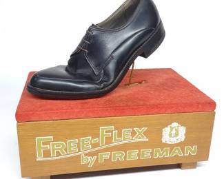 Shoe Store Free-Flex Freeman Mechanical Display
