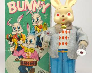 TN Japan Wind-Up Musical Bunny Toy w/ Box