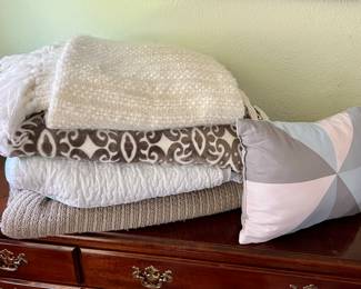 Blankets, throws, quilts
